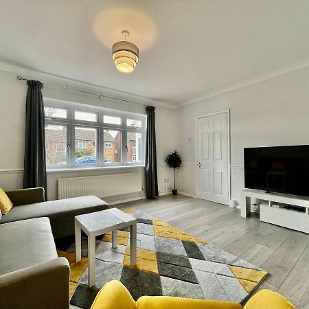 Stylish 3 Bed Chigwell Home With Free Parking Esterno foto
