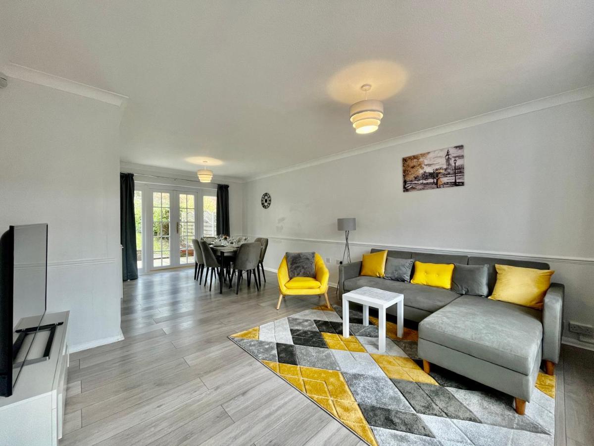 Stylish 3 Bed Chigwell Home With Free Parking Esterno foto