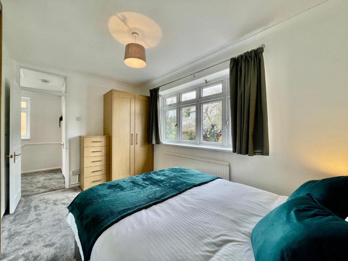 Stylish 3 Bed Chigwell Home With Free Parking Esterno foto